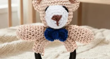 Chocalho Ursinho Gravata Amigurumi