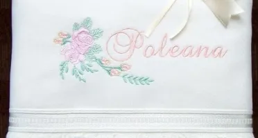 Toalha de Rosto Bordada e Personalizada