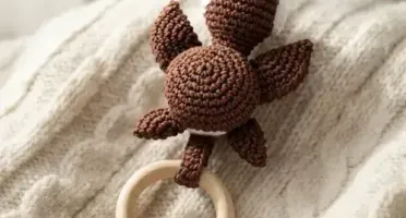 Mordedor Tartaruga Marrom com Argola de Madeira