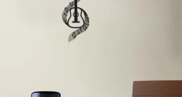 Violão com Notas Musicais em MDF Preto 43 x 20 cm