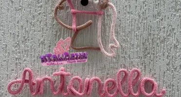 Nome personalizado com Cavalinho de Tricotin