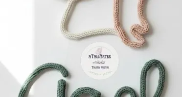 Nome personalizado com Cavalinho de Tricotin