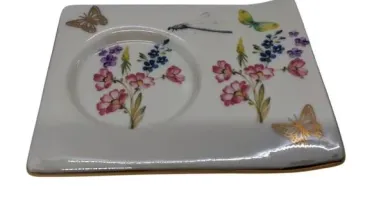 Xícara de Porcelana com Pires - Borboleta e Ouro