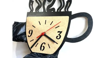 Relógio Xícara de Café em MDF 30 x 26 cm