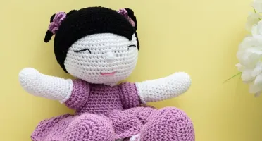 Boneca Miong em amigurumi