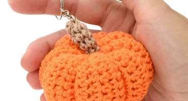 Chaveiro Abóbora Laranja em Amigurumi
