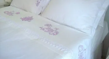 Jogo de Cama Casal Bordado com Guipir