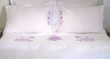 Jogo de Cama Casal Bordado com Guipir