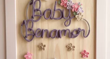 Nuvem com flores Personalizadas em Tricotin