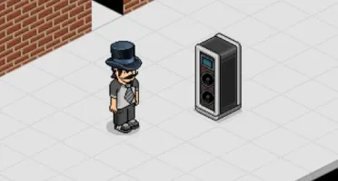 Conta HABBO com 2 Traxmachine
