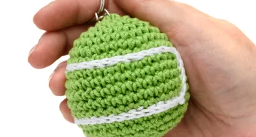 Chaveiro Bola de Tênis Amigurumi