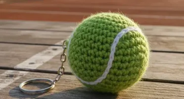 Chaveiro Bola de Tênis Amigurumi