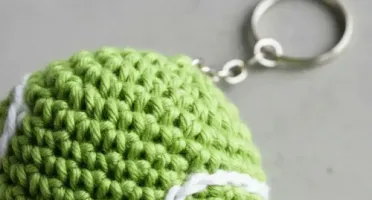 Chaveiro Bola de Tênis Amigurumi