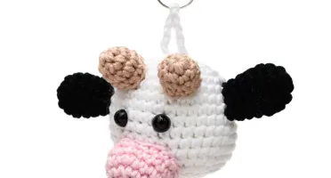 Chaveiro Cabeça vaca holandesa em amigurumi