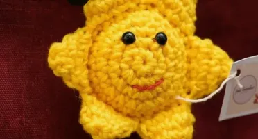 Chaveiro Solzinho Amigurumi