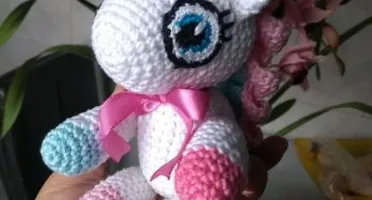 Mini Amigurumi Unicórnio
