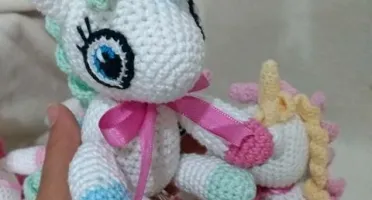 Mini Amigurumi Unicórnio