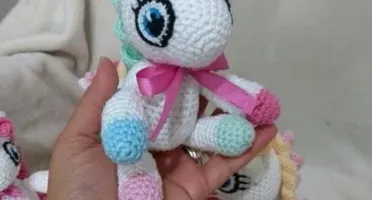 Mini Amigurumi Unicórnio