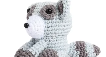 Filhote de Guaxinim em Amigurumi