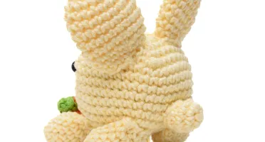 Coelho Amarelo Cenoura Amigurumi