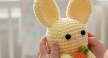 Coelho Amarelo Cenoura Amigurumi