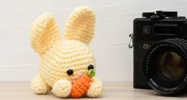 Coelho Amarelo Cenoura Amigurumi