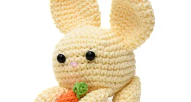 Coelho Amarelo Cenoura Amigurumi