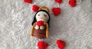 Terço de Crochê com Mini Santinha