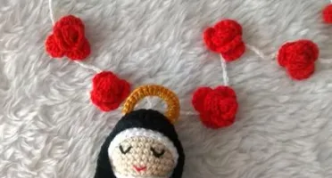 Terço de Crochê com Mini Santinha