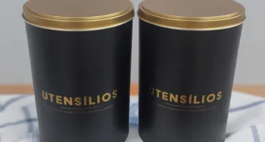 Conjunto de 2 latas metálicas para utensílios