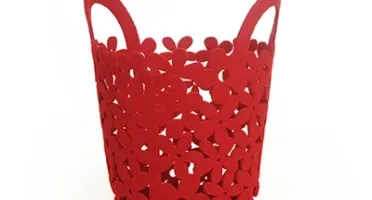 Cesta de Feltro com Alça e Recortes Florais - Cores