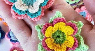 Flores de Três Camadas em Crochê