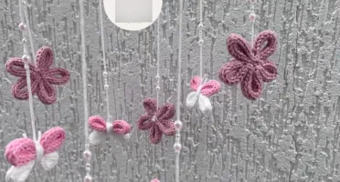 Móbile Borboletas e Flores em Tricotin