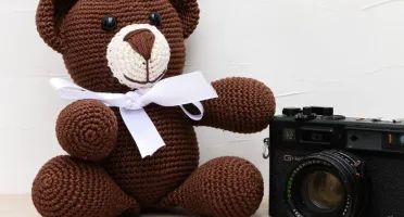 Urso Marrom Laço Branco Amigurumi