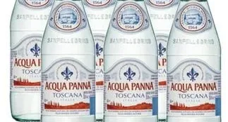Água Mineral Italiana Acqua Panna Personalizada