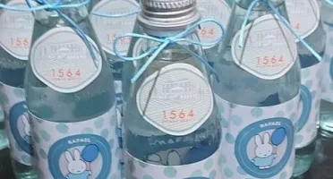 Água Mineral Italiana Acqua Panna Personalizada