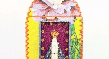 Capelinha de Chita Bordada "N. S. Aparecida"