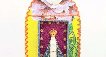 Capelinha de Chita Bordada "N. S. Aparecida"