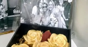 Caixa Mdf com fotos e sabonetes