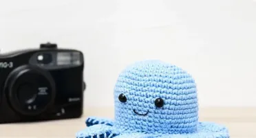 Polvo Reversível Humor Azul Amigurumi
