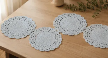 Jogo com 4 Sousplats de Crochê Artesanal Floral