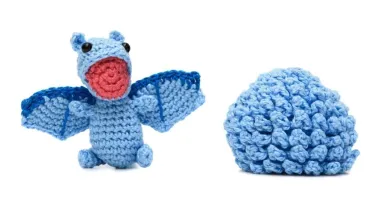 Ovo com filhote de Dragão azul em amigurumi