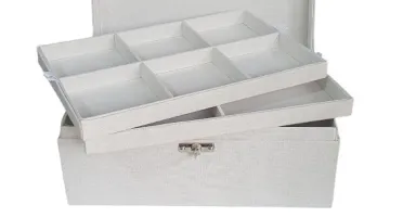 Porta-Joias em Linho Off-White de 4 Andares