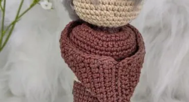 Padre Pio em crochê Amigurumi