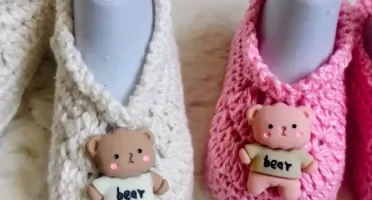 Sapatinho de Crochê com Ursinho para Bebê