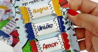 Card de Natal com 4 Balinhas Personalizadas