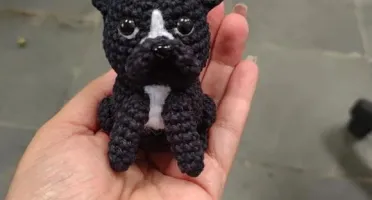 Mini Buldogue Francês - Amigurumi de Crochê