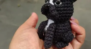 Mini Buldogue Francês - Amigurumi de Crochê