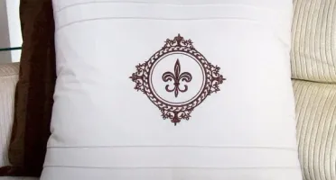 Capa de Almofada 40x40 com Monograma Personalizado