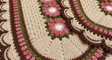 🌸 Jogo de Crochê Artesanal – Delicadeza e Elegância para su